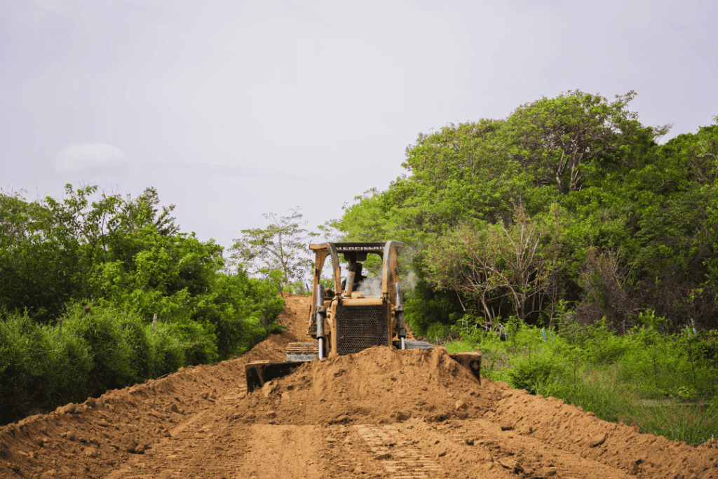 Adecuación de accesos y aplanamiento de terreno en Mar de Kairos, tu inversión frente al mar en Cartagena.